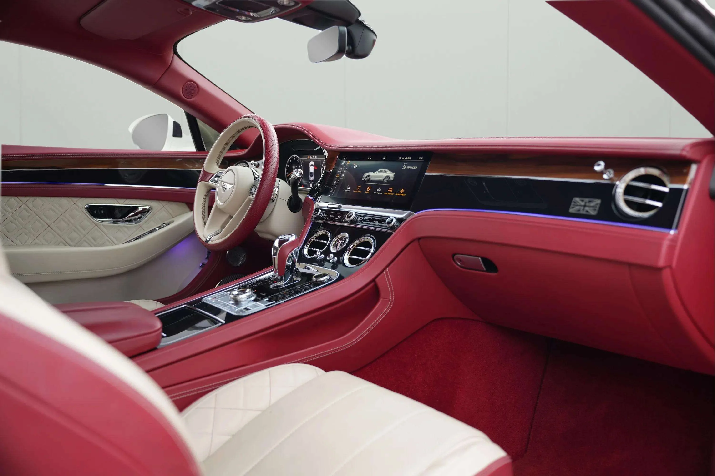 Bentley Continental Gt 2023 White rental in Dubai thumbnail 5