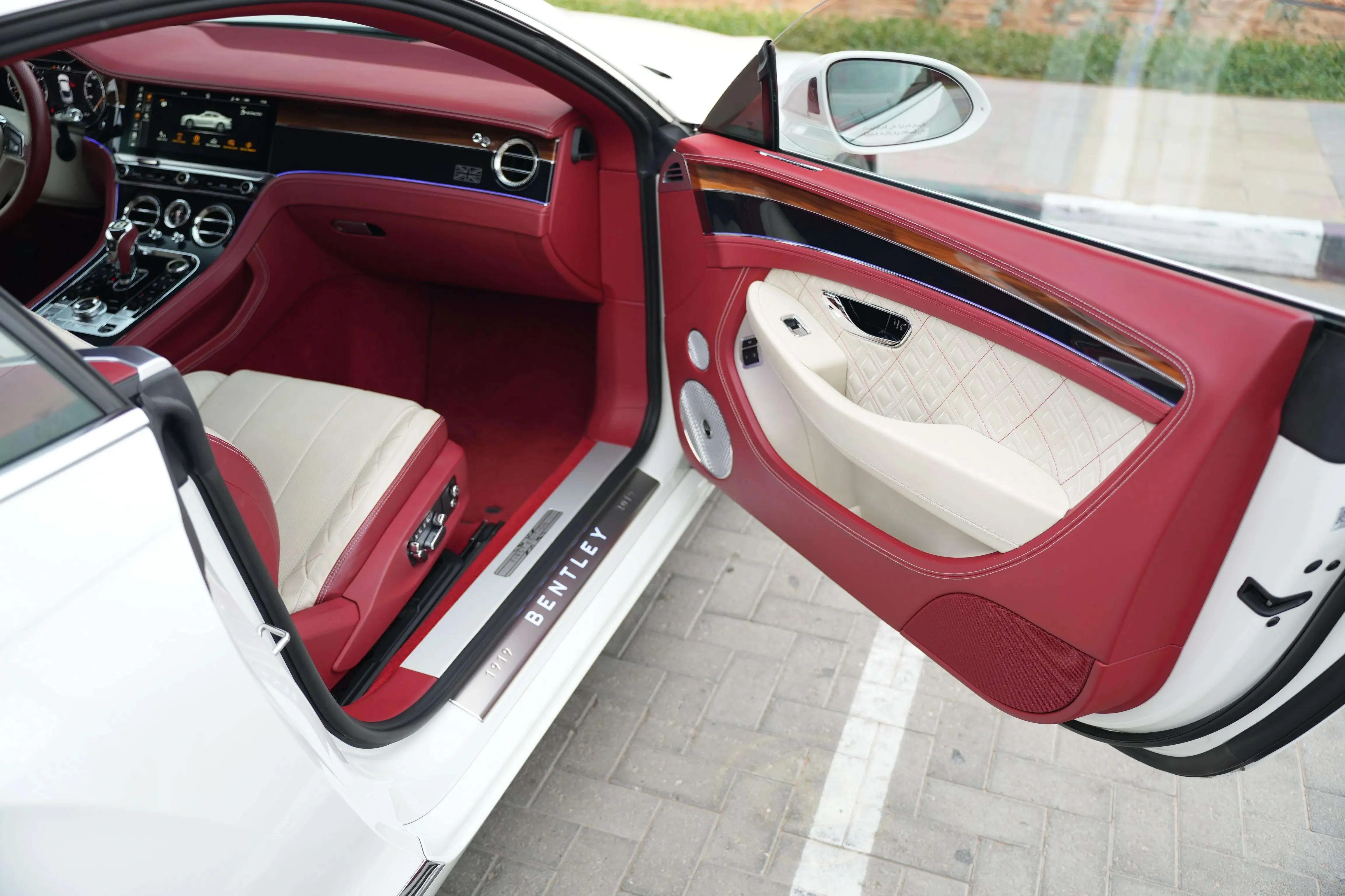Bentley Continental Gt 2023 White rental in Dubai thumbnail 7