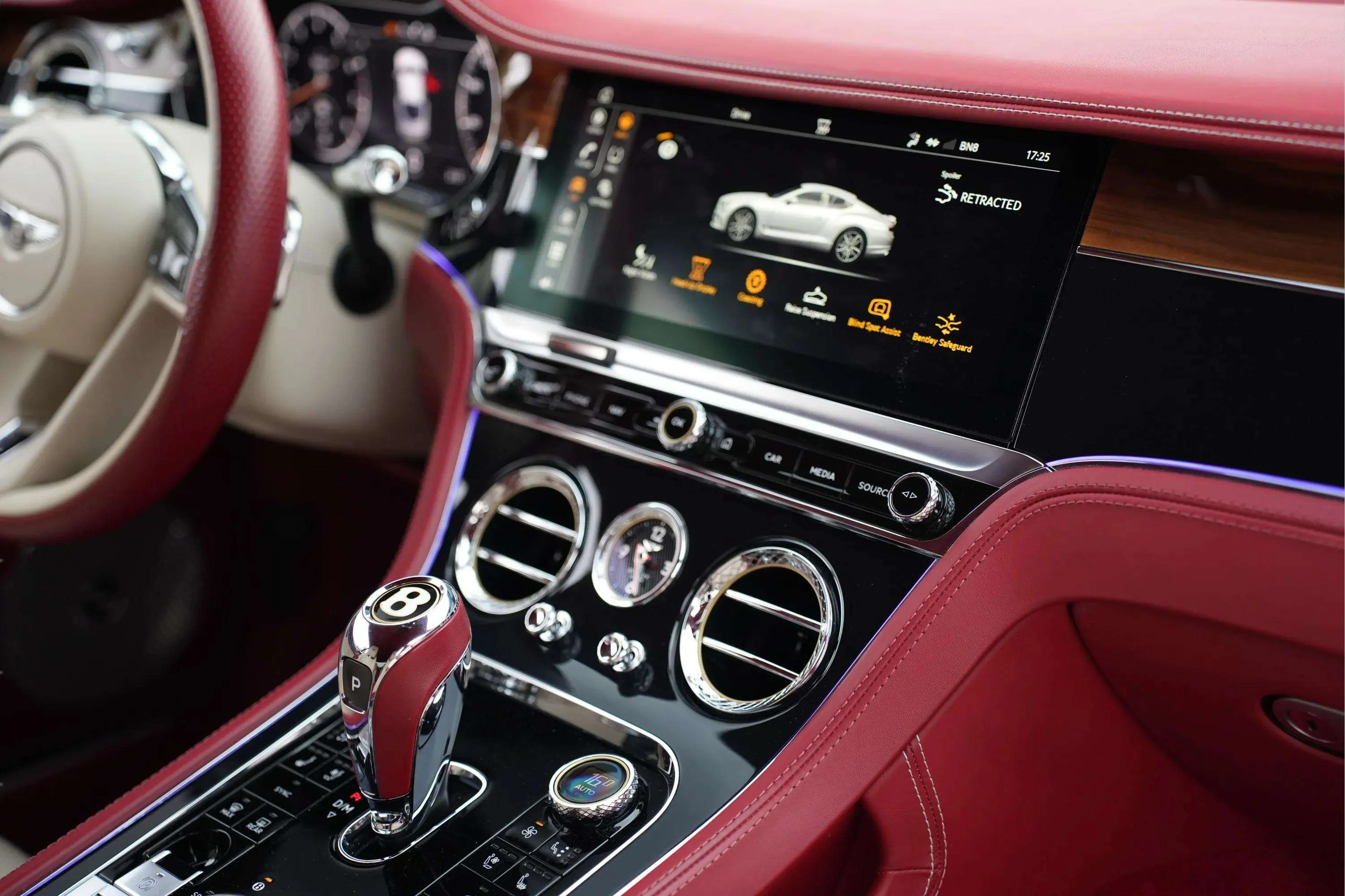 Bentley Continental Gt 2023 White rental in Dubai thumbnail 9