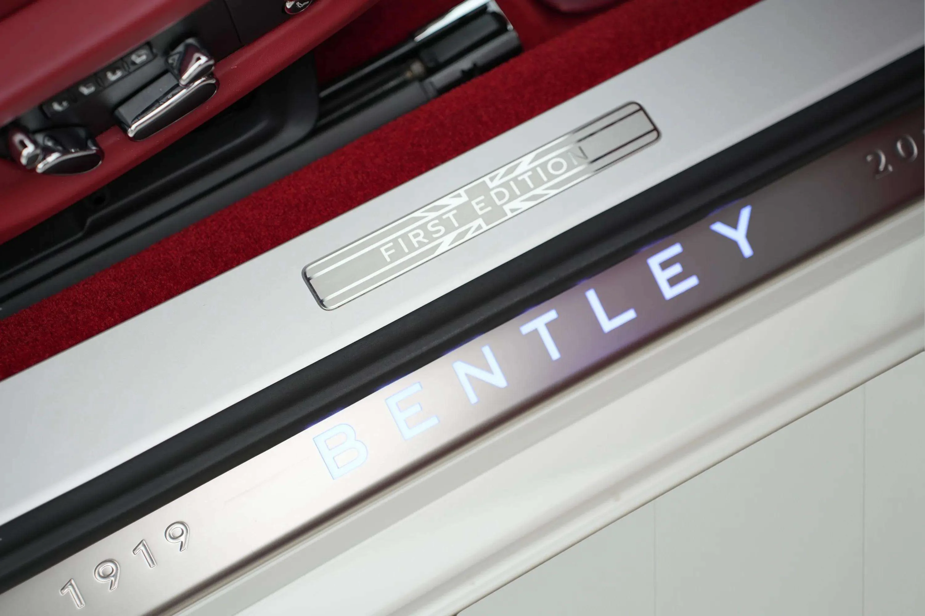 Bentley Continental Gt 2023 White rental in Dubai thumbnail 10
