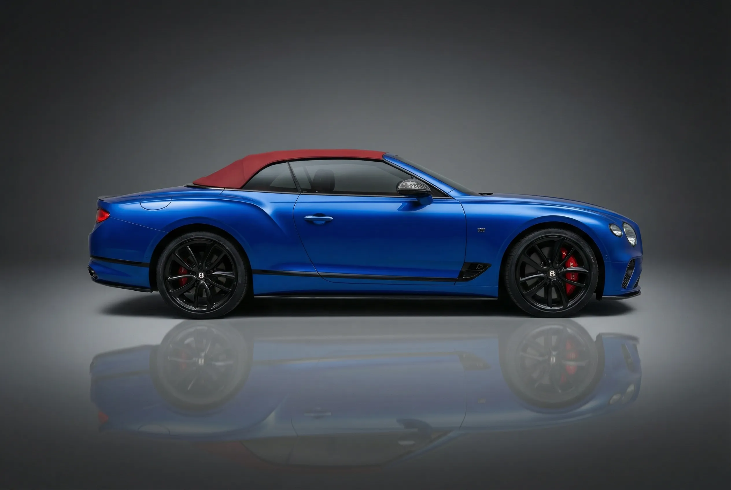 Bentley Continental Gtc 2022 Blue rental in Dubai thumbnail 4