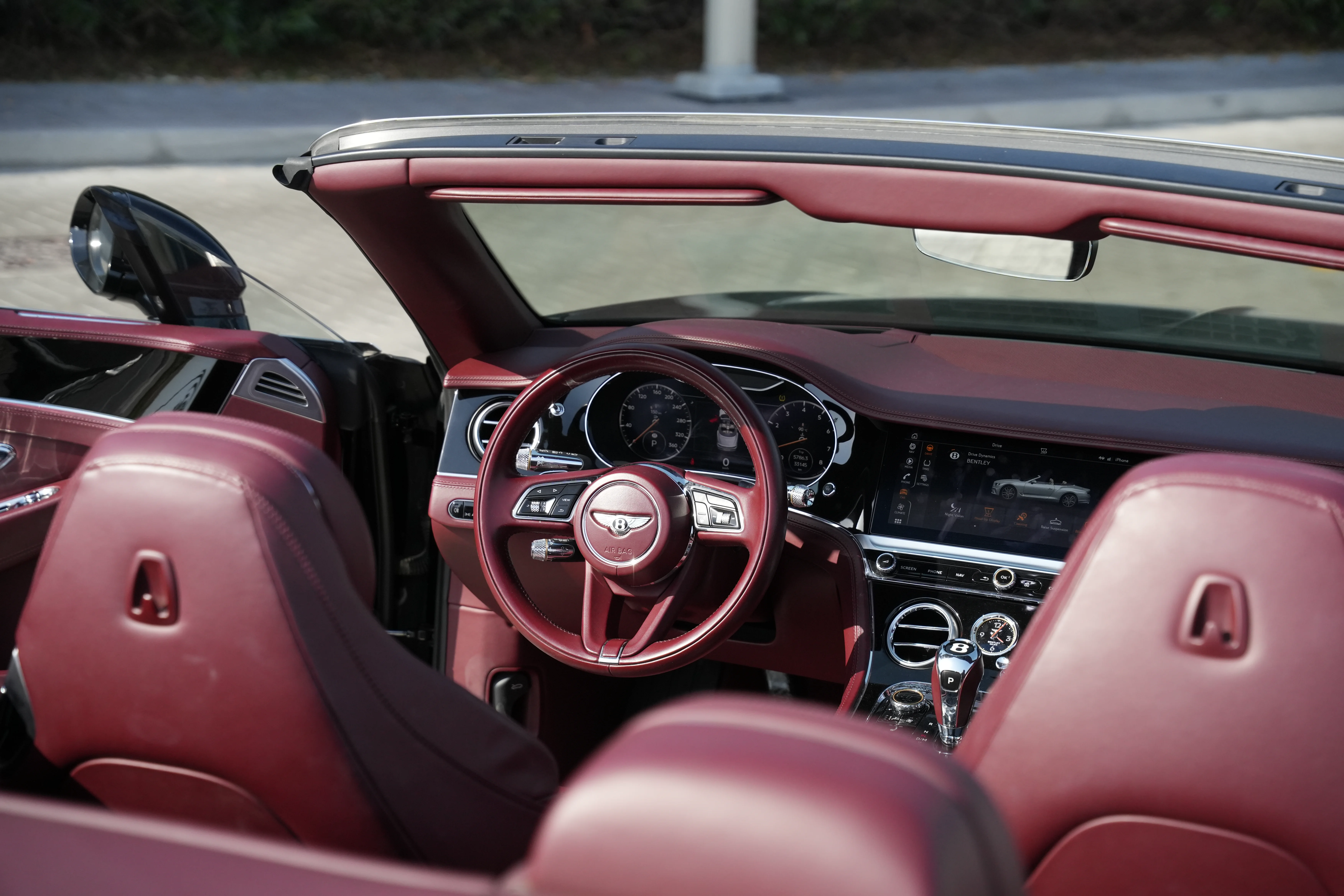 Bentley Continental Gtc 2024 Black rental in Dubai thumbnail 5