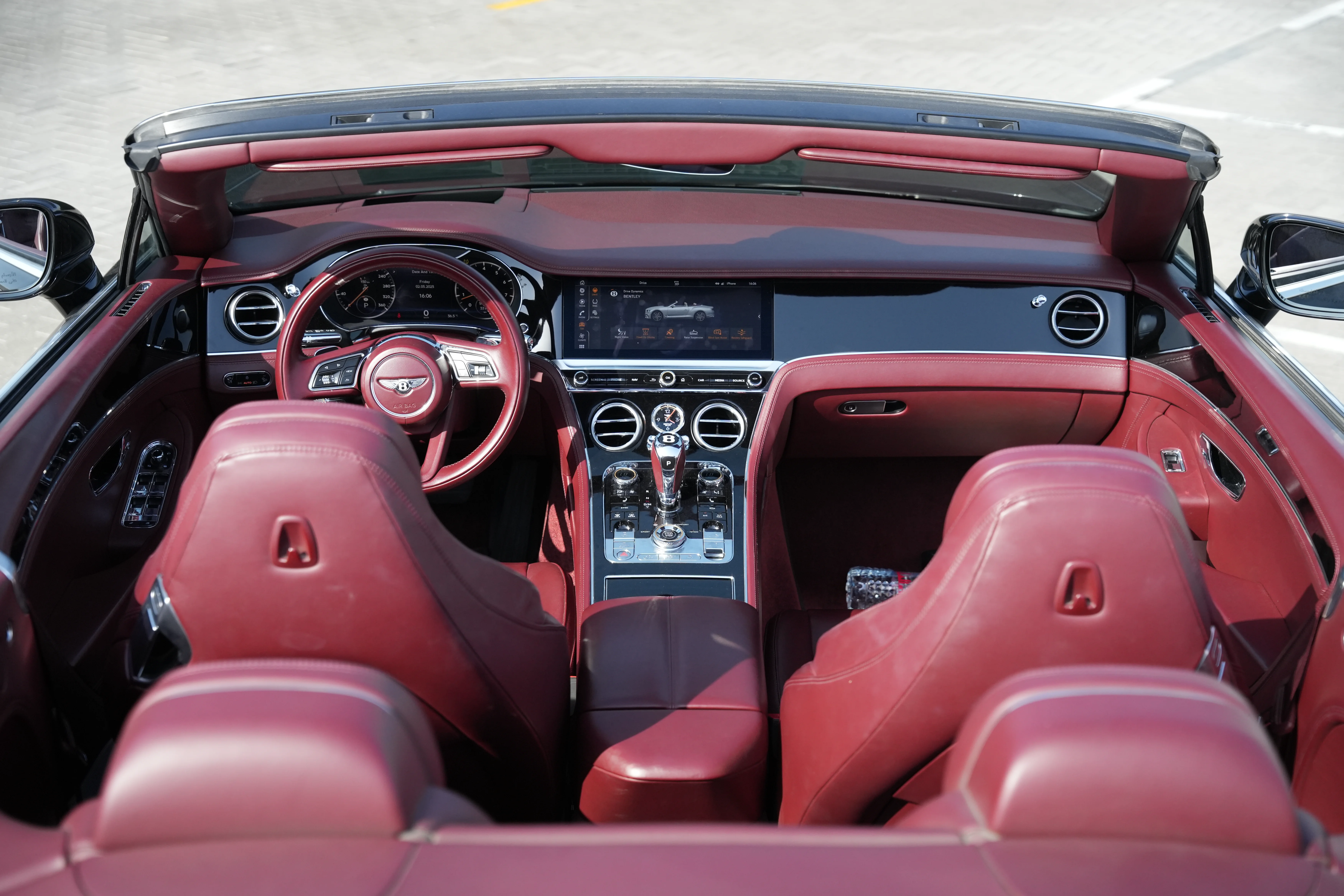 Bentley Continental Gtc 2024 Black rental in Dubai thumbnail 6