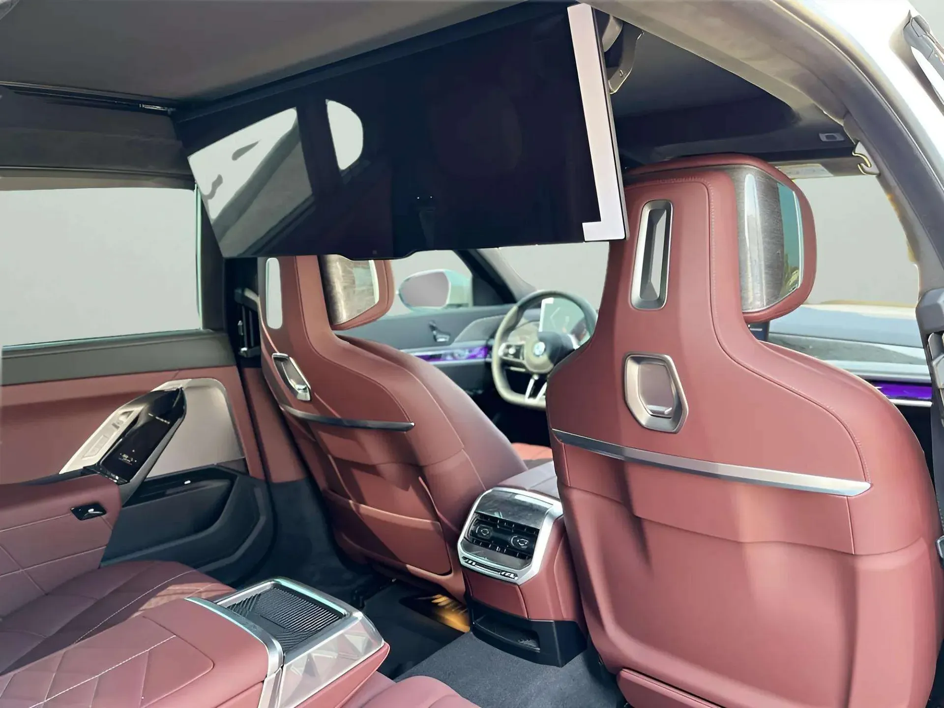 Bmw 735i 2025 White rental in Dubai thumbnail 5