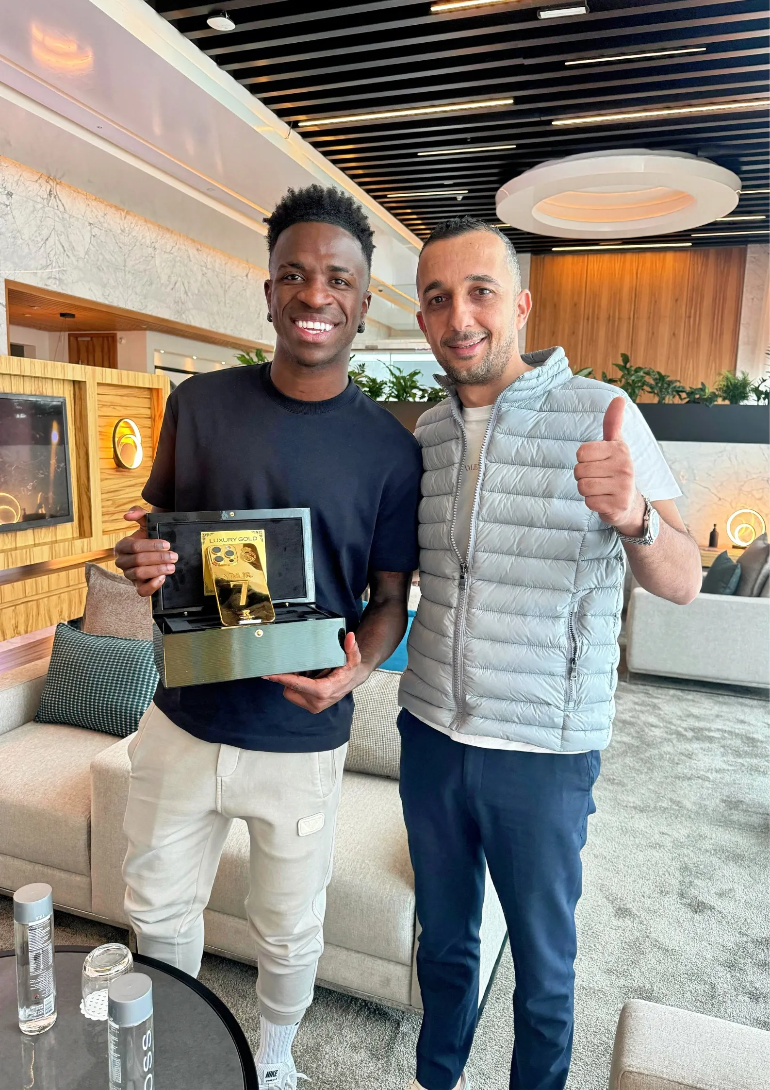 ויניסיוס ג'וזה פיישאו דה Oliveira ג'וניור - Image 1