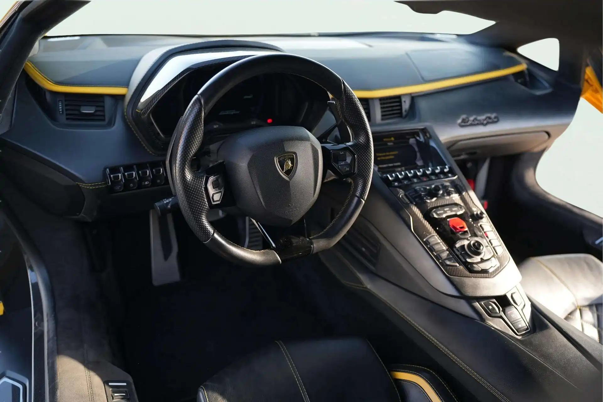 rent-lamborghini-aventador-s-2023-in-dubai-rotana-star