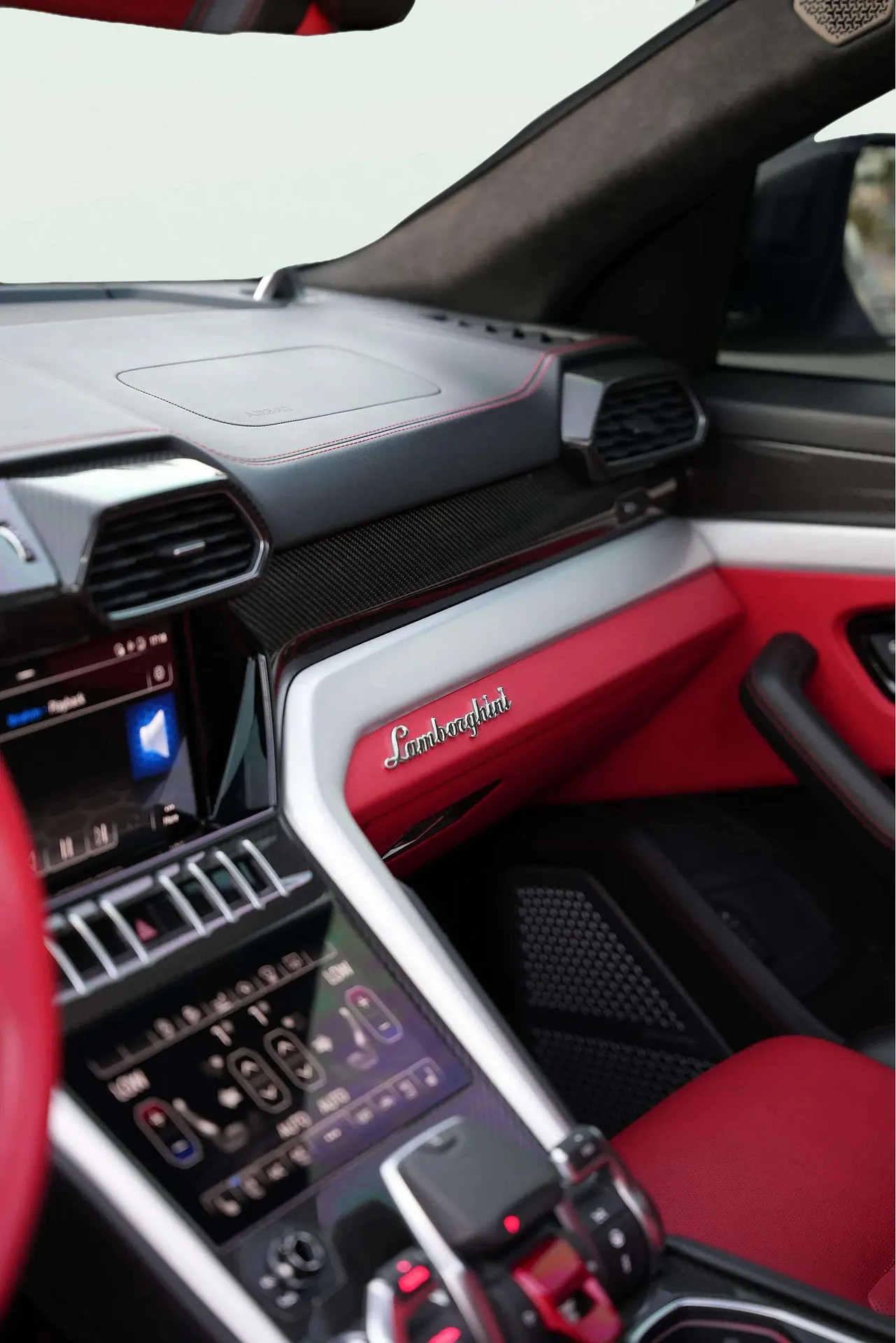Lamborghini Urus 2020 Grey rental in Dubai thumbnail 4