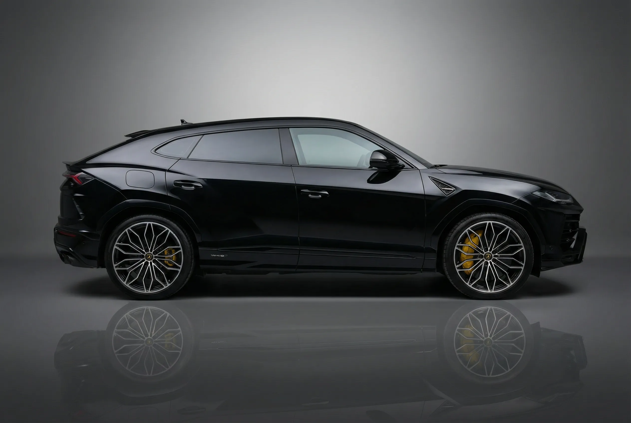 Lamborghini Urus Se 2026 Black rental in Dubai thumbnail 3