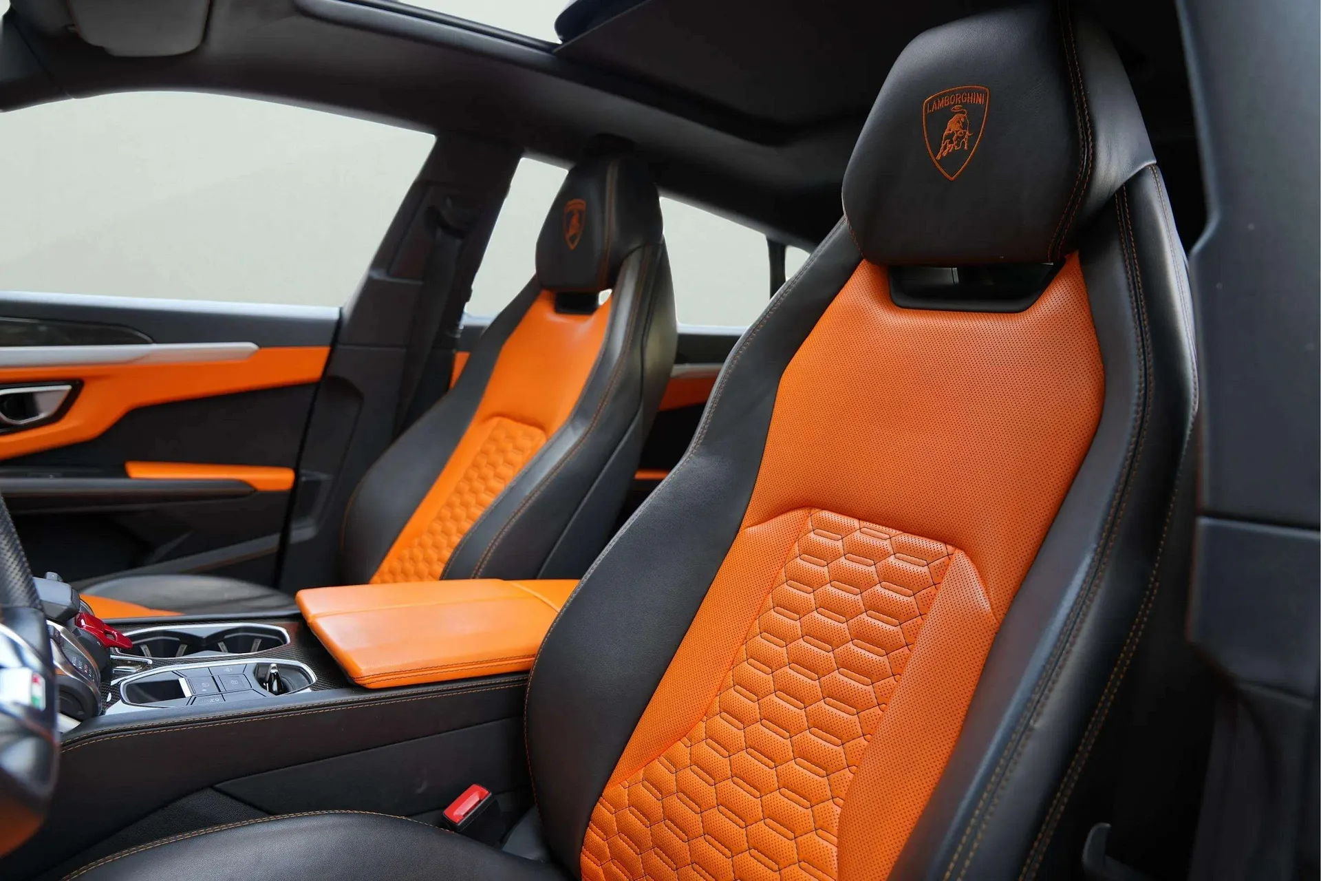 Lamborghini Urus 2022 White rental in Dubai thumbnail 4