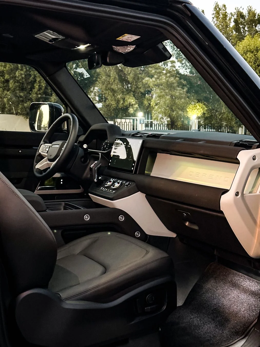 Land Rover Defender 2023 Black rental in Dubai thumbnail 4