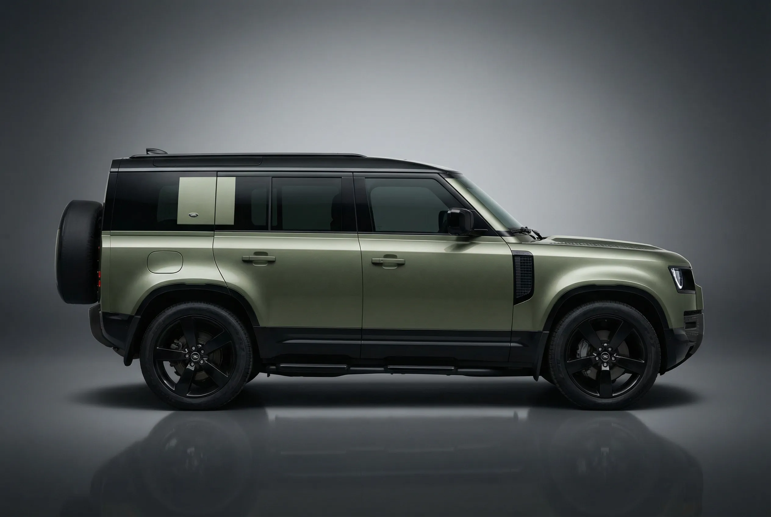 Land Rover Defender 2023 Green rental in Dubai thumbnail 4
