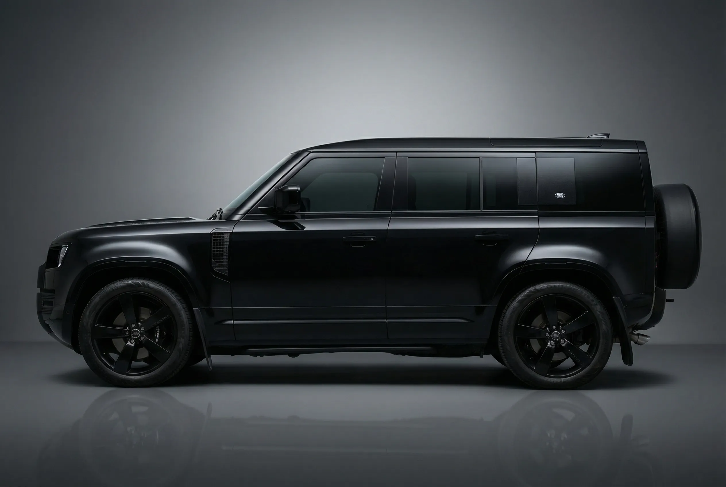 Land Rover Defender V8 2023 Black rental in Dubai thumbnail 3