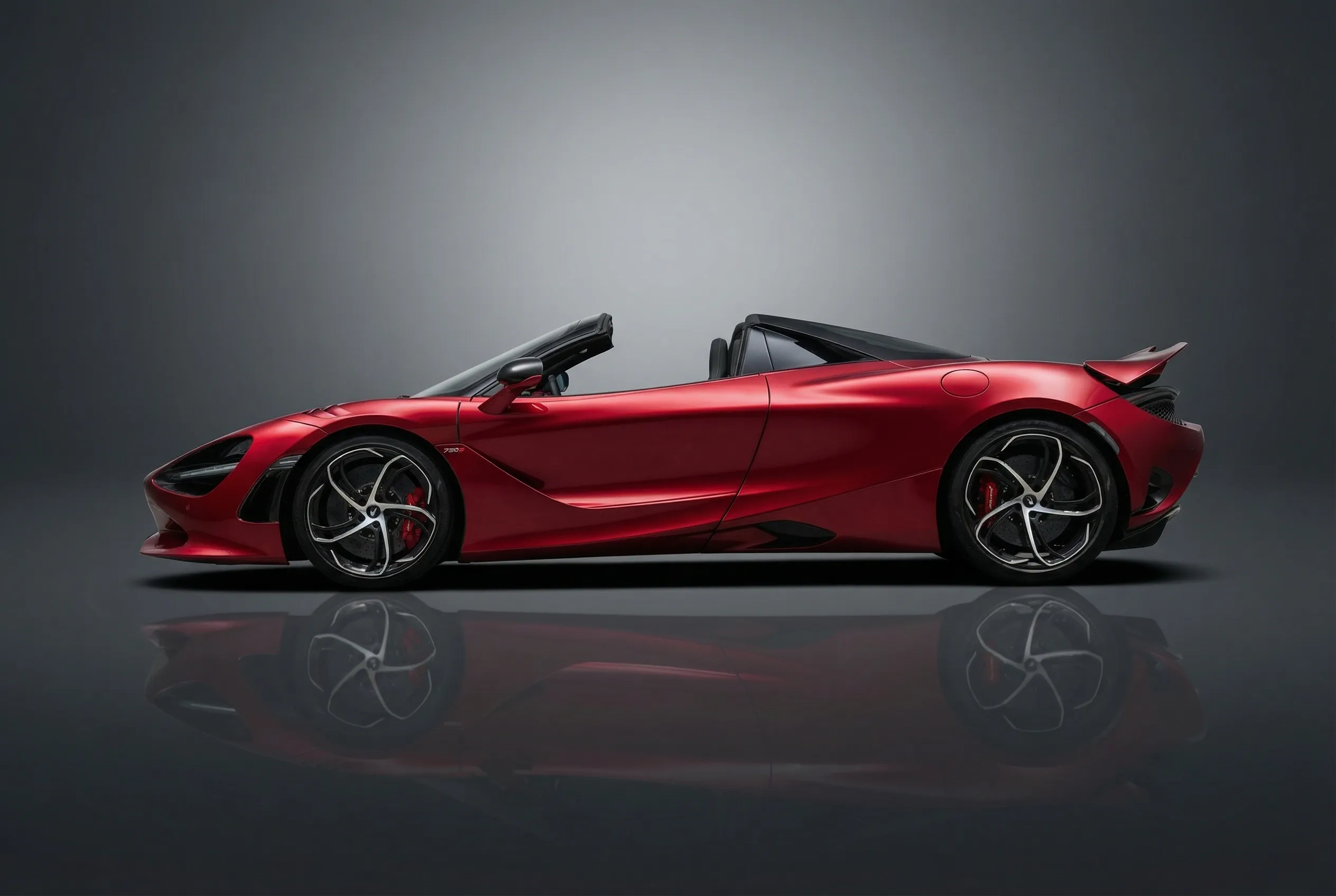 Mclaren 750s Spider 2025 Red rental in Dubai thumbnail 6