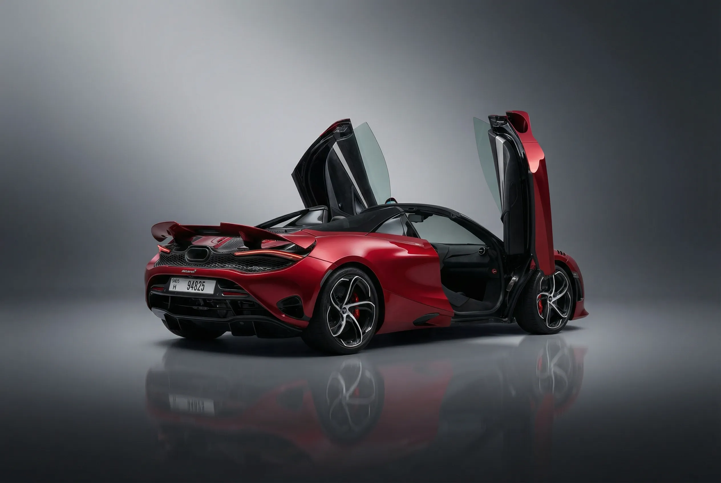Mclaren 750s Spider 2025 Red rental in Dubai thumbnail 7
