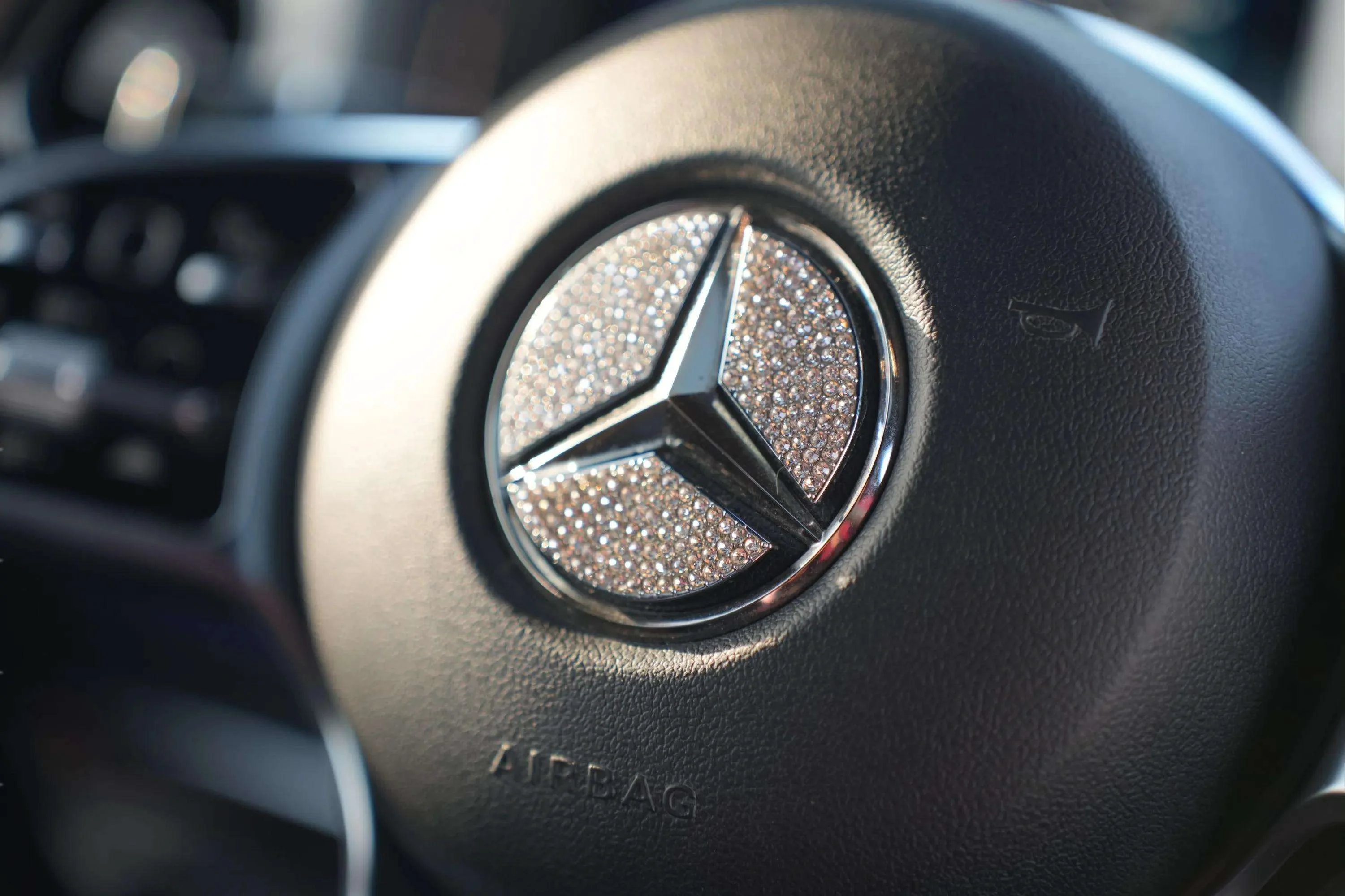 Mercedes G500 2021 Pink rental in Dubai thumbnail 9