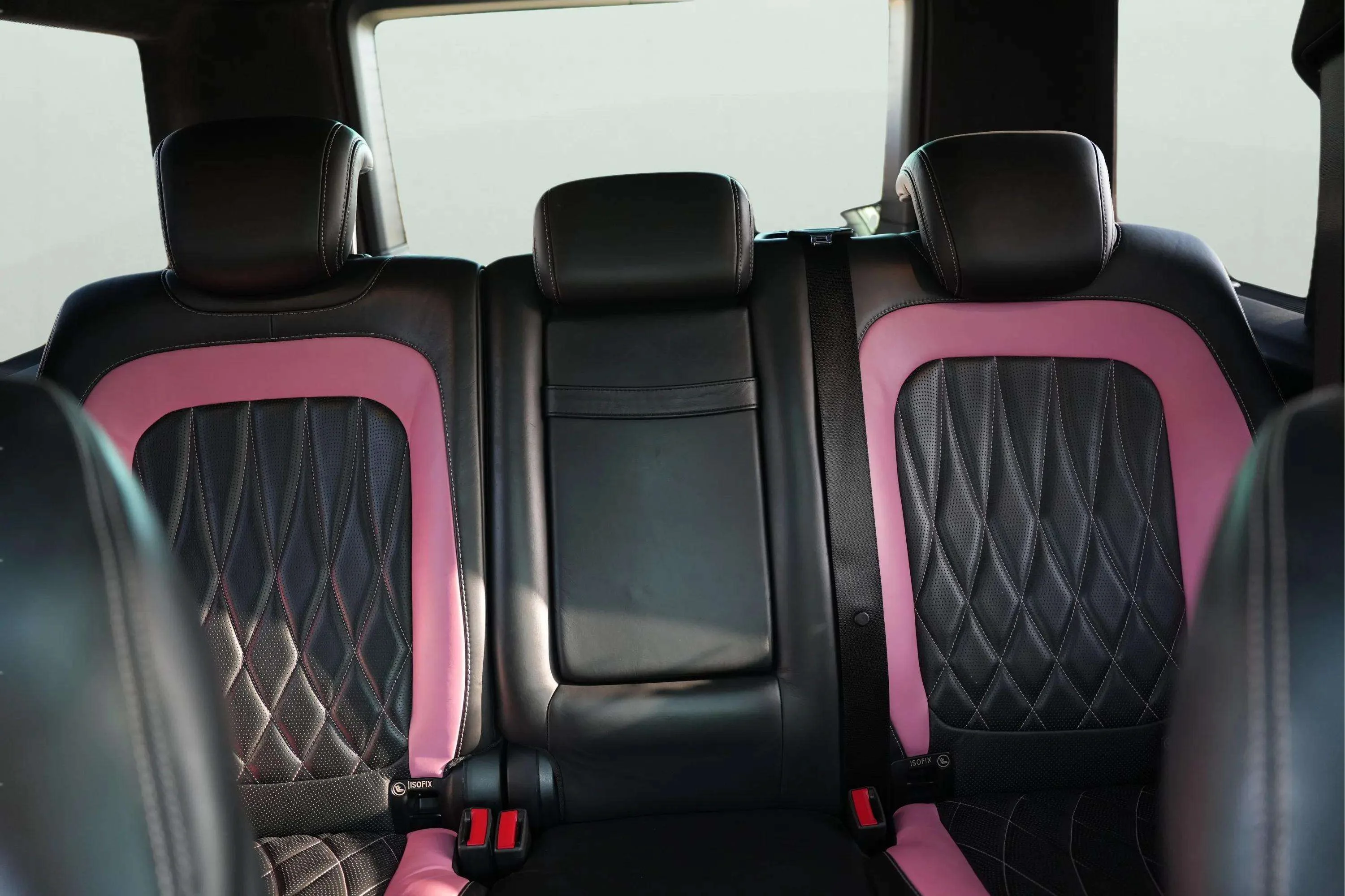 Mercedes G500 2021 Pink rental in Dubai thumbnail 8