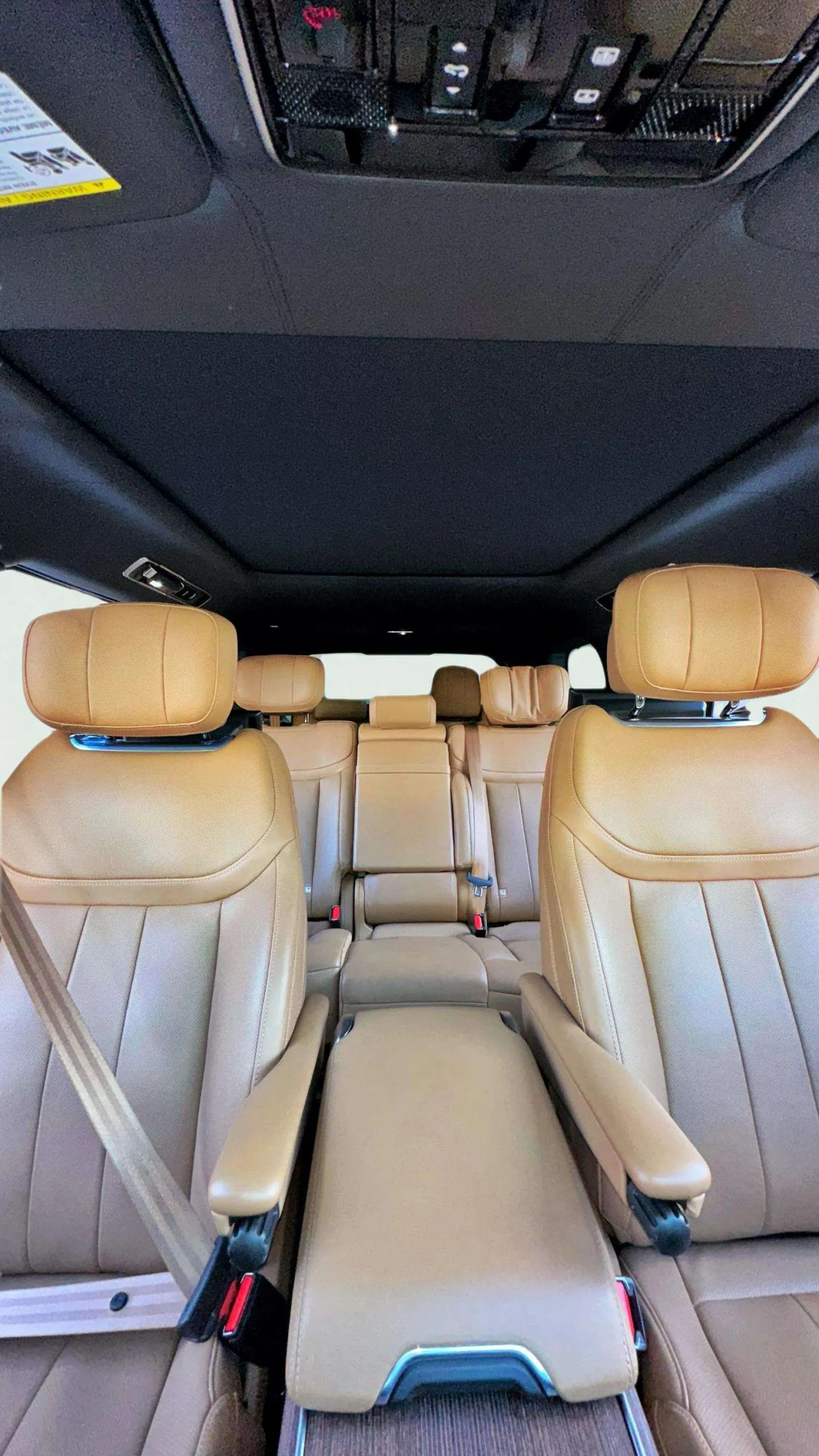 Land Rover Range Rover 7 Seats 2024 Black rental in Dubai thumbnail 4