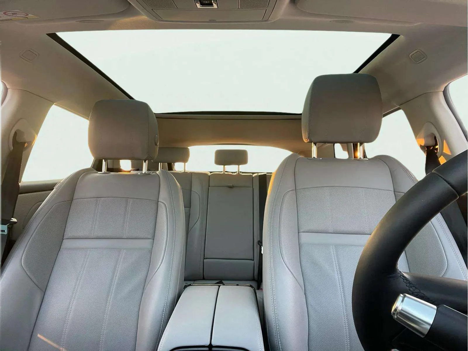 Land Rover Range Rover Evoque 2023 Grey rental in Dubai thumbnail 5
