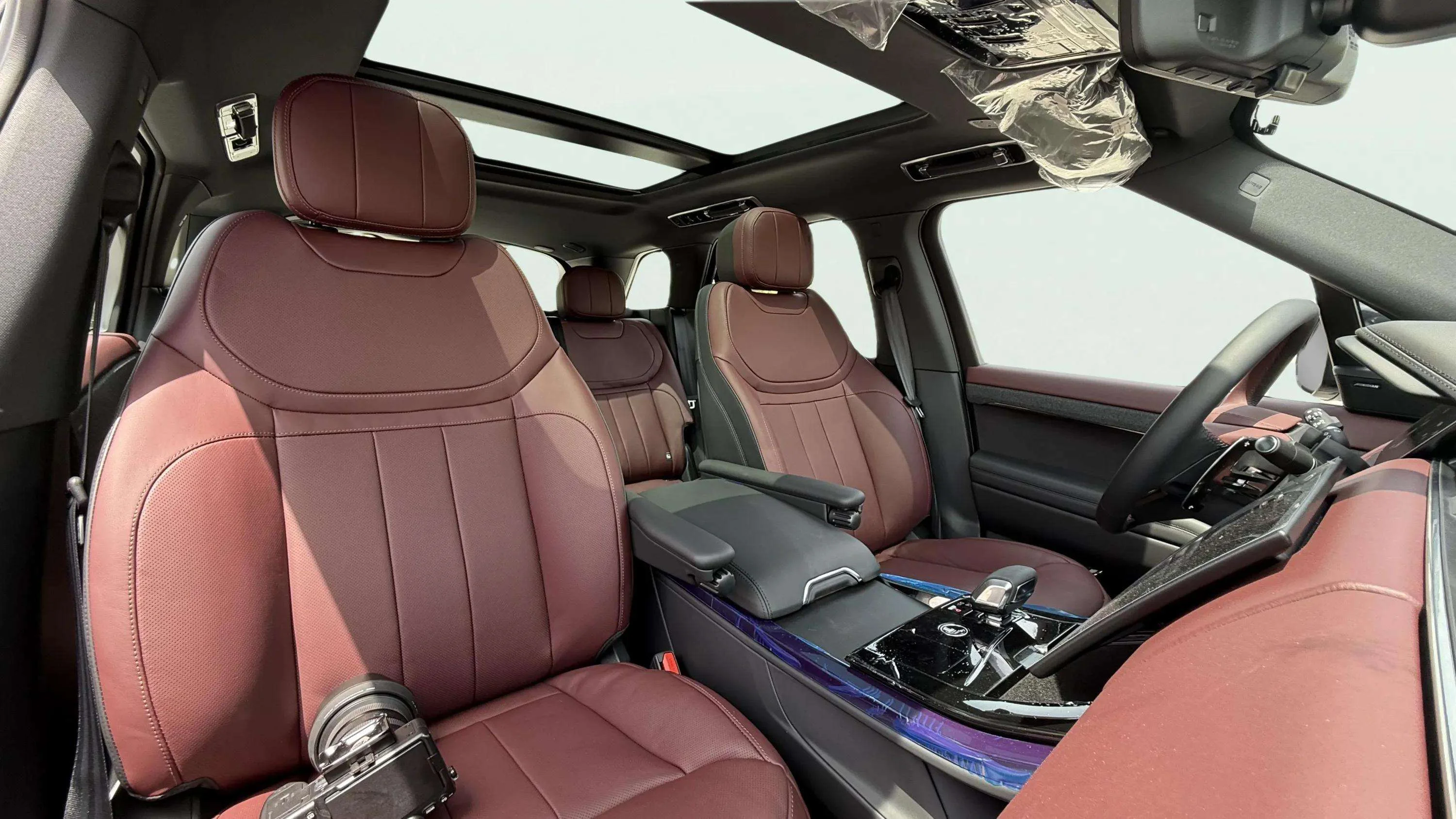 Land Rover Range Rover Sport 2025 Black rental in Dubai thumbnail 5