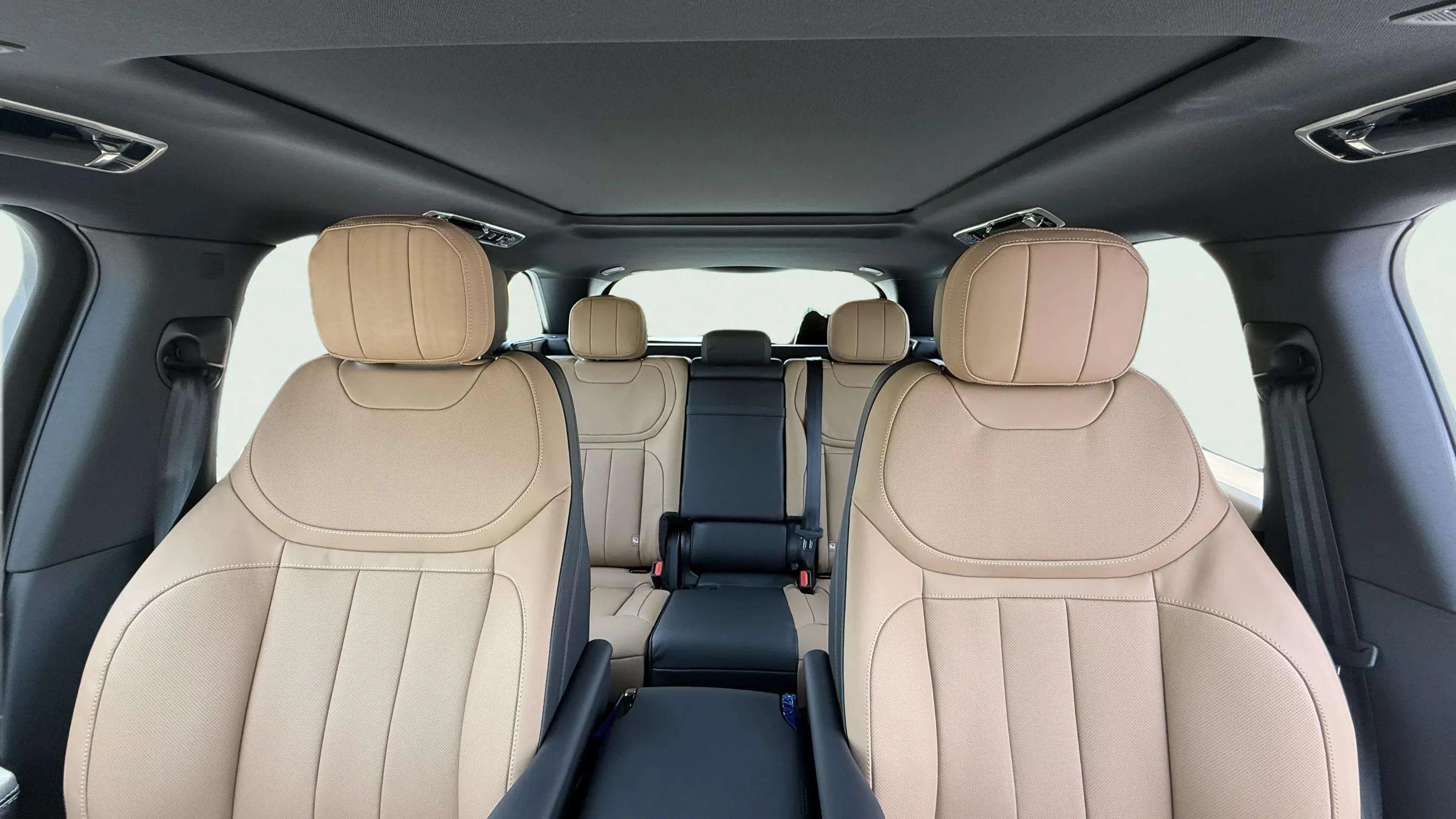 Land Rover Range Rover Sport 2026 Grey rental in Dubai thumbnail 5