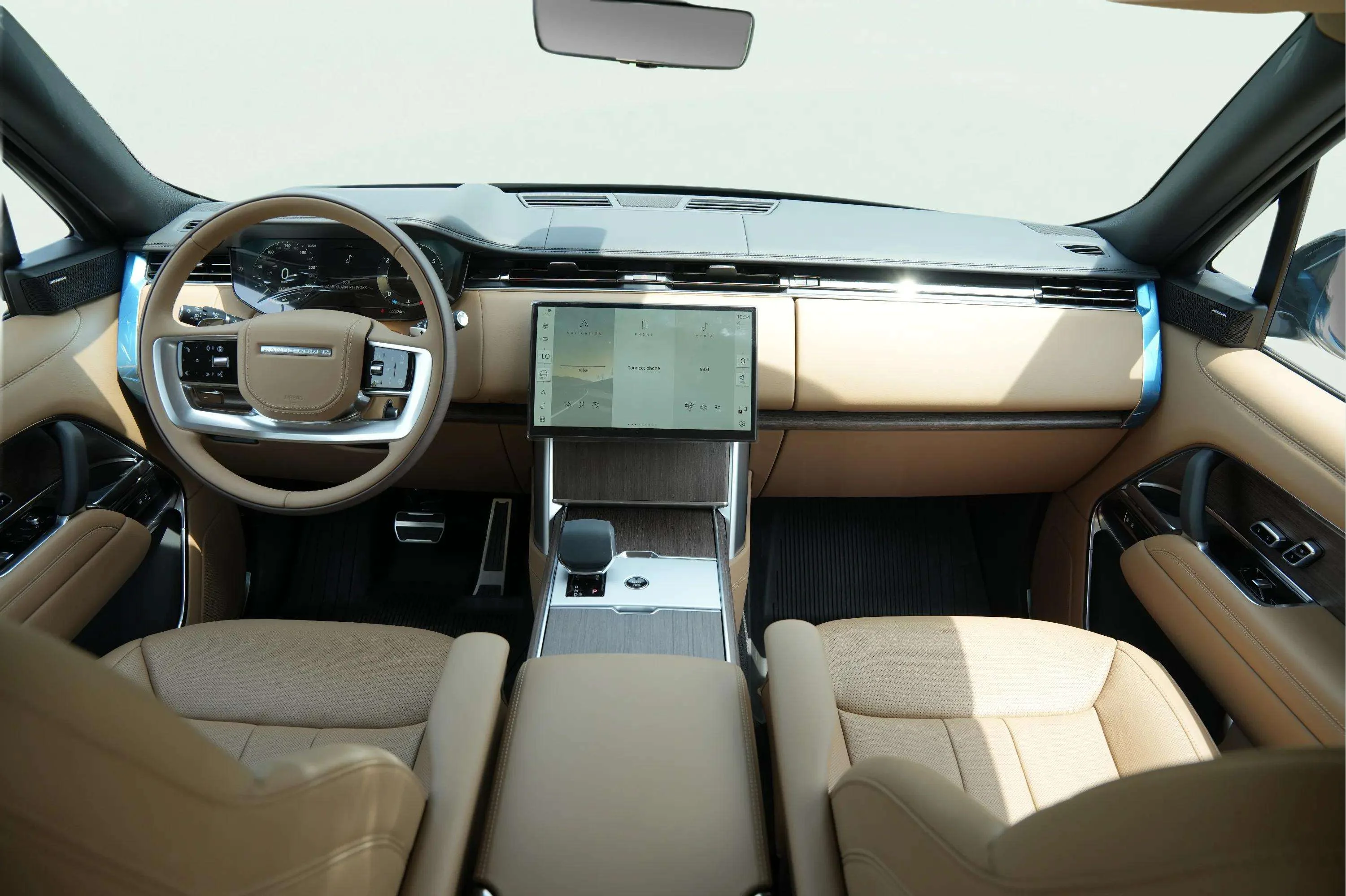 Land Rover Range Rover Vogue 2025 Grey rental in Dubai thumbnail 6