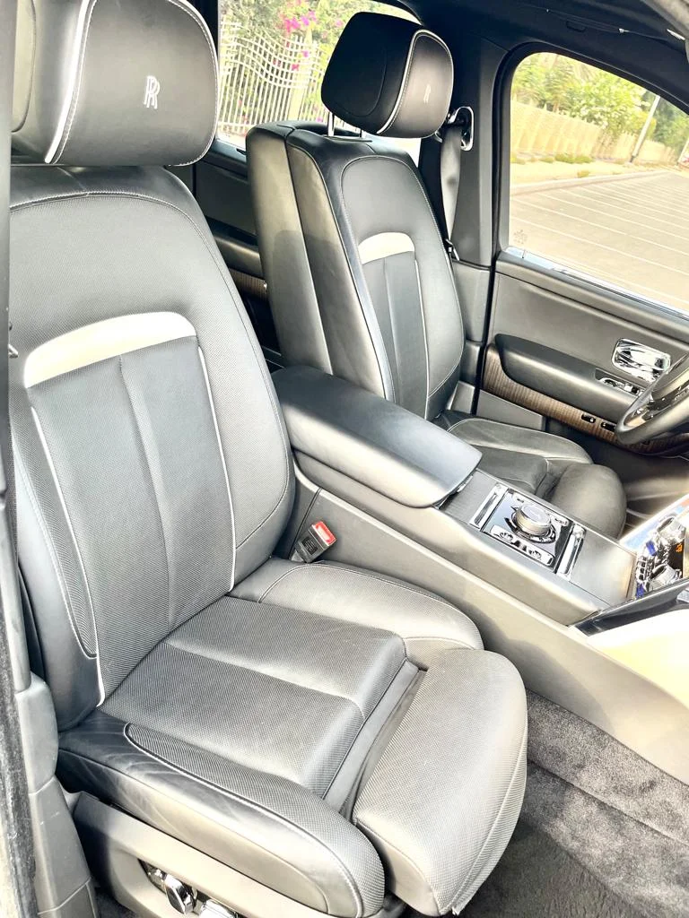 Rolls Royce Cullinan 2019 Grey rental in Dubai thumbnail 7