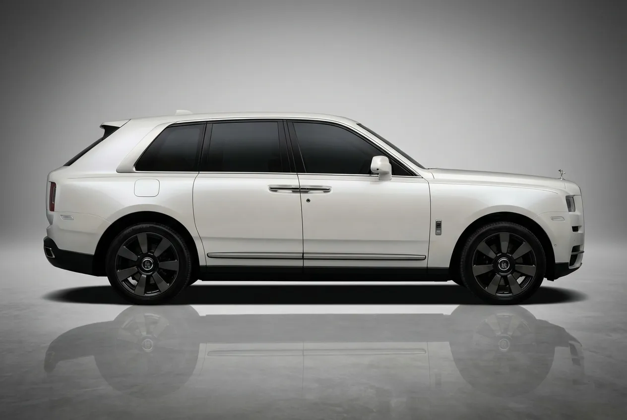 Rolls Royce Cullinan 2020 White rental in Dubai thumbnail 4