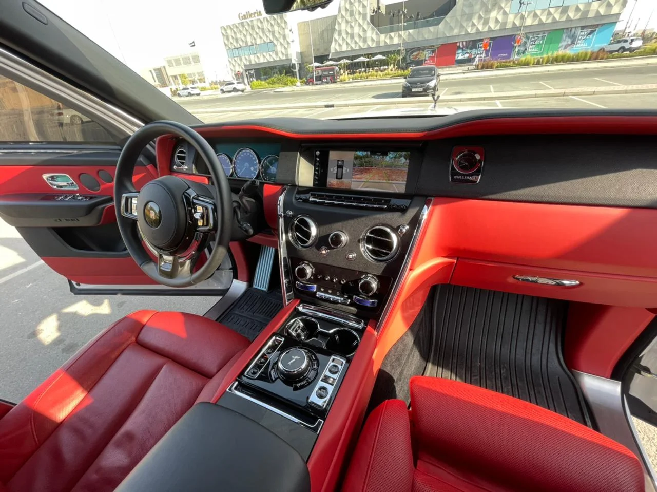Rolls Royce Cullinan 2020 White rental in Dubai thumbnail 5