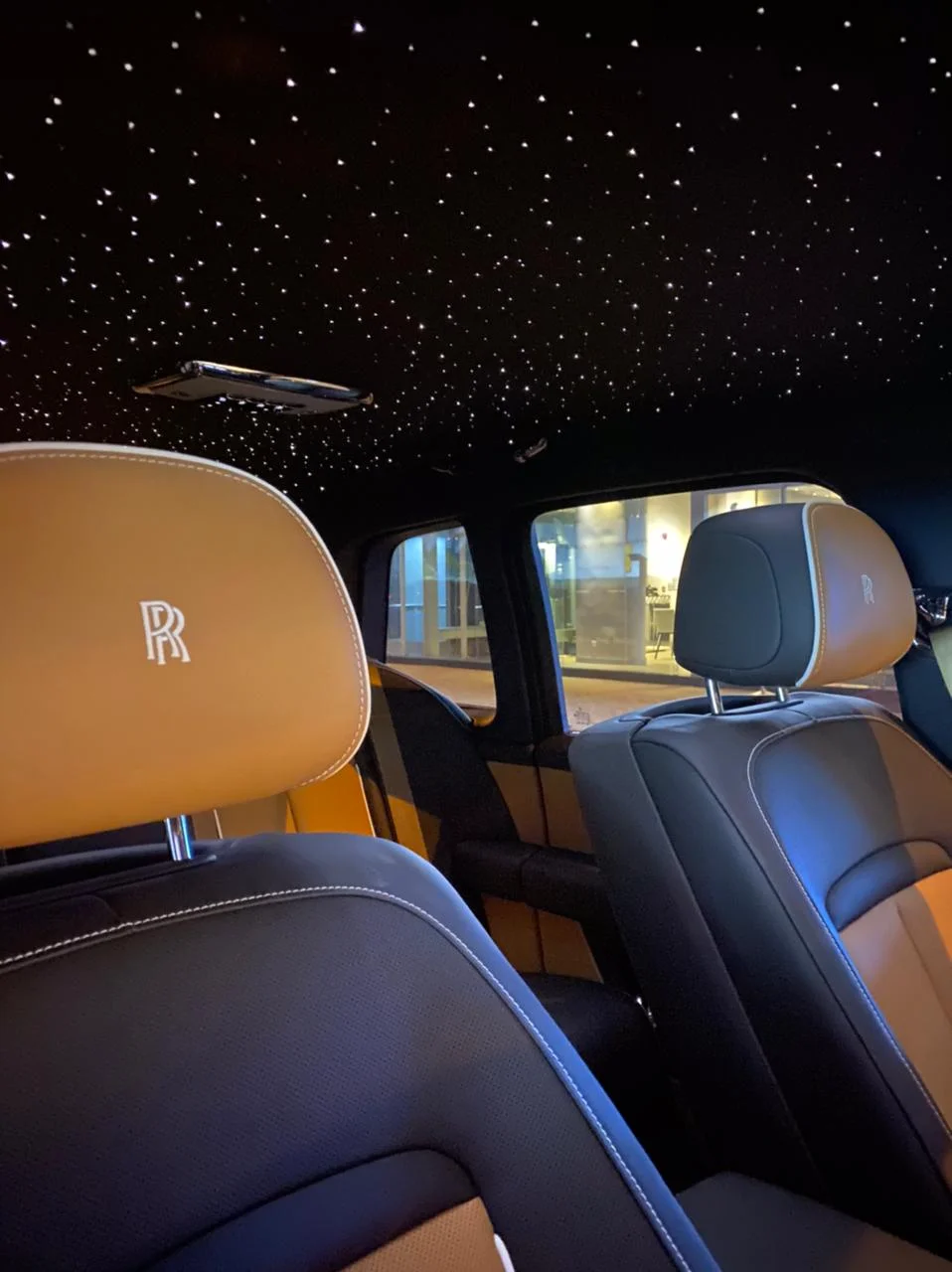 Rolls Royce Cullinan 2023 Silver rental in Dubai thumbnail 4