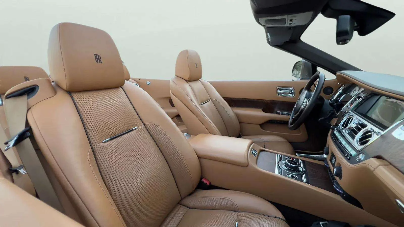 Rolls Royce Dawn 2016 Silver rental in Dubai thumbnail 4