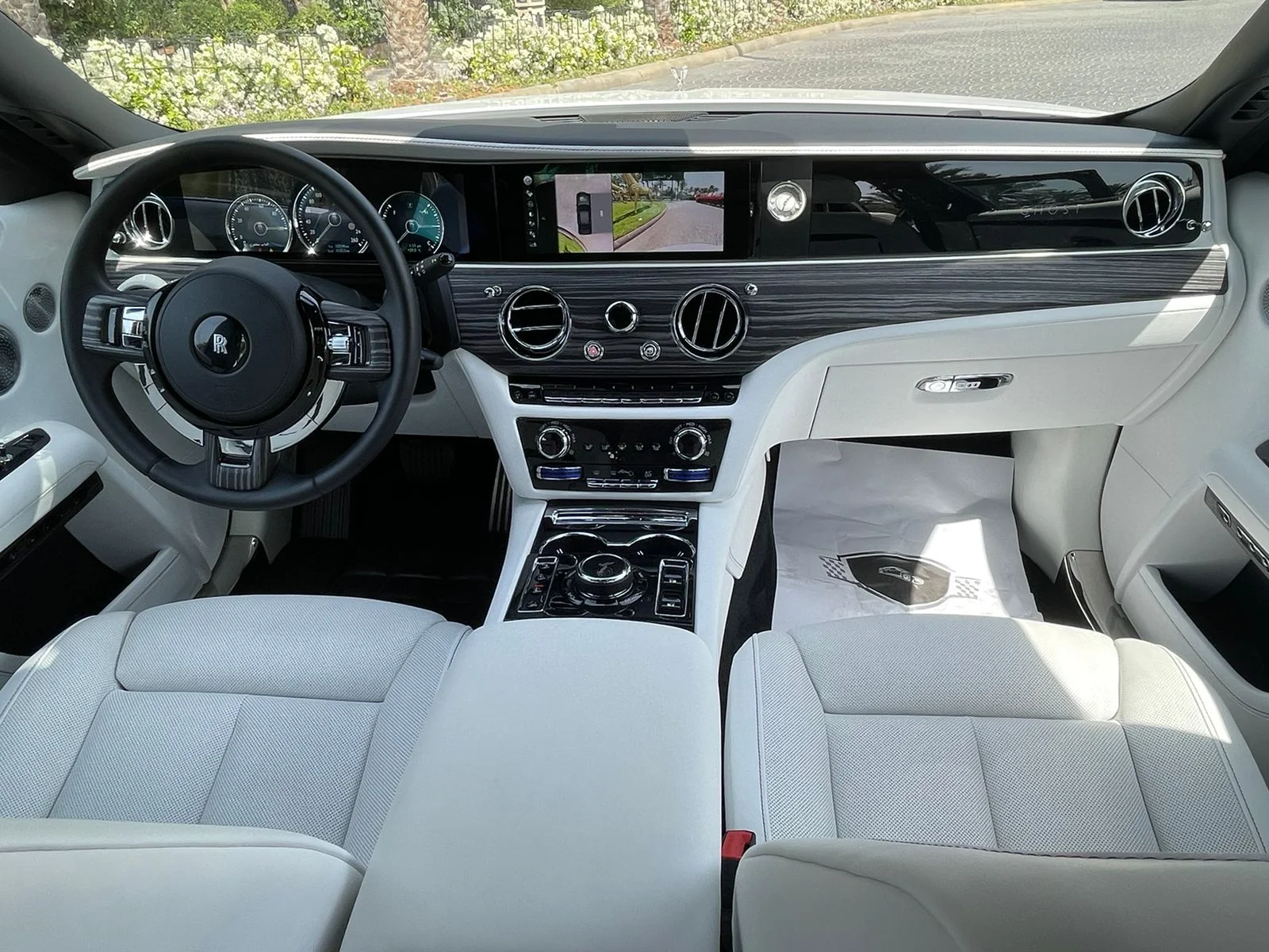 Rolls Royce Ghost 2021 White rental in Dubai thumbnail 6