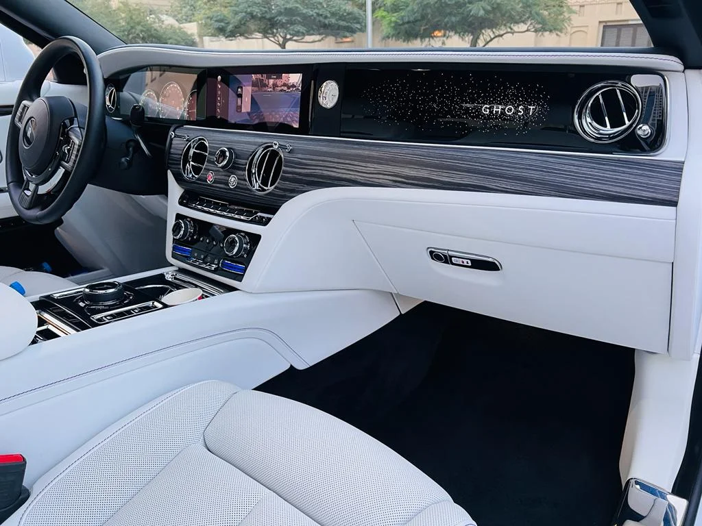 Rolls Royce Ghost 2021 White rental in Dubai thumbnail 9