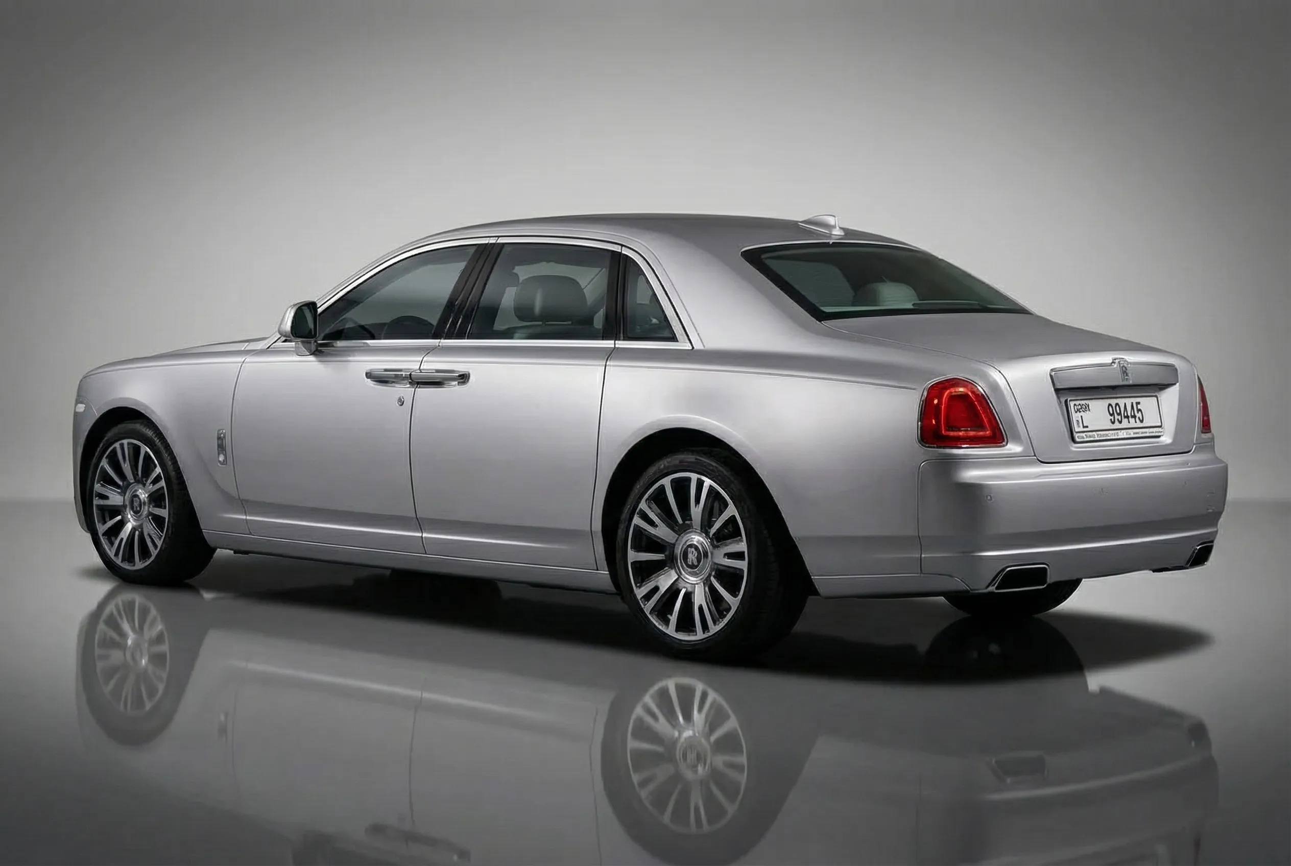 Rolls Royce Ghost 2019 Silver rental in Dubai thumbnail 3